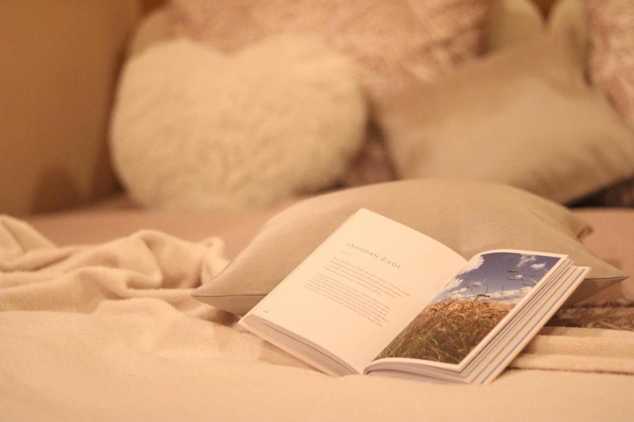 Guest House Studio Apartman Marina - With Jacuzzi, Free Parking, Pet Friendly Karlovac Buitenkant foto