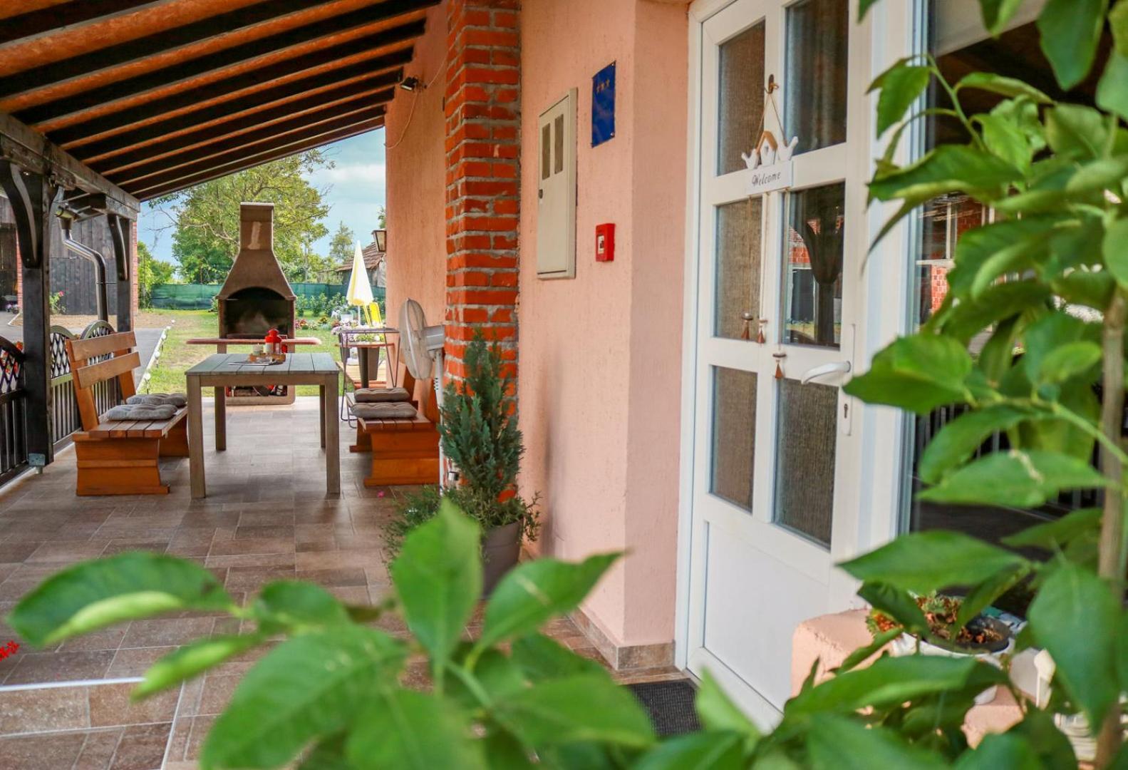 Guest House Studio Apartman Marina - With Jacuzzi, Free Parking, Pet Friendly Karlovac Buitenkant foto