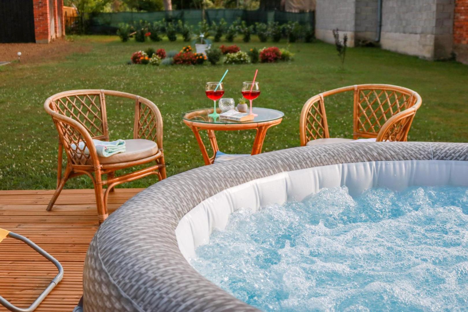 Guest House Studio Apartman Marina - With Jacuzzi, Free Parking, Pet Friendly Karlovac Buitenkant foto