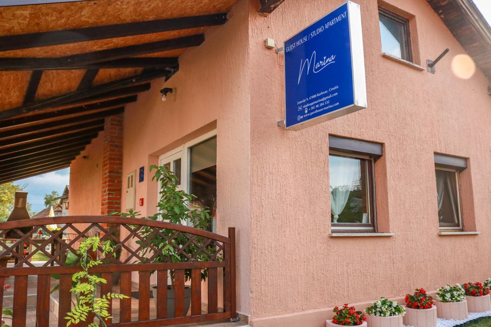 Guest House Studio Apartman Marina - With Jacuzzi, Free Parking, Pet Friendly Karlovac Buitenkant foto